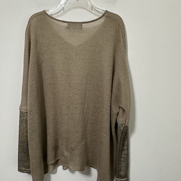 Abi Ferrin Sweater Knit Top S Tan Gold Shimmer Sleeve V Neck Shark Bite Hem Thin - Picture 9 of 12